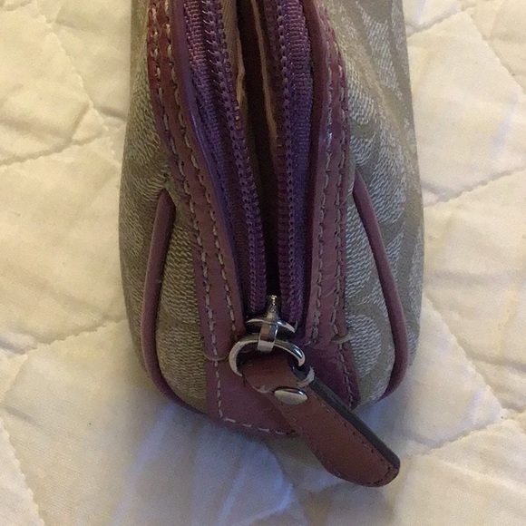 Women’s Coach makeup bag/ wallet - Picture 5 of 6